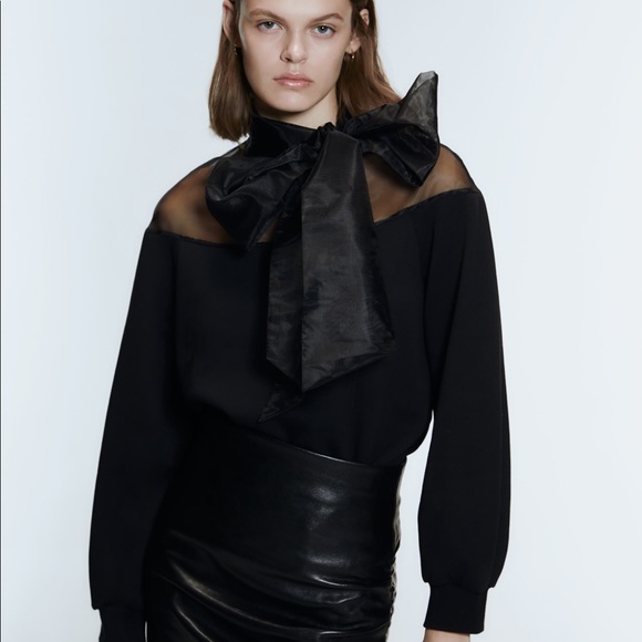 Zara Tops - Zara CONTRAST SWEATSHIRT WITH BOW Black Size S NWT